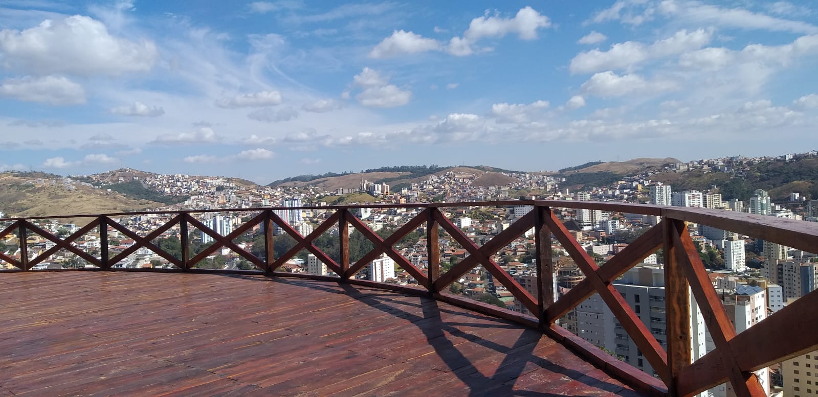 Daquele Jeito Ao Vivo No Mirante Agita O Domingo Em Po Os De Caldas