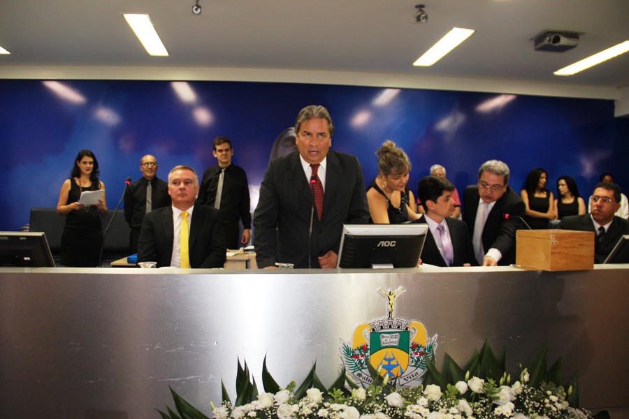 Pela 2ª vez Pereira assume a presidência do Legislativo