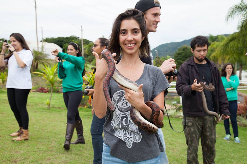Estudantes puderam conhecer um pouco mais sobre as serpentes - foto Renato Gaiga