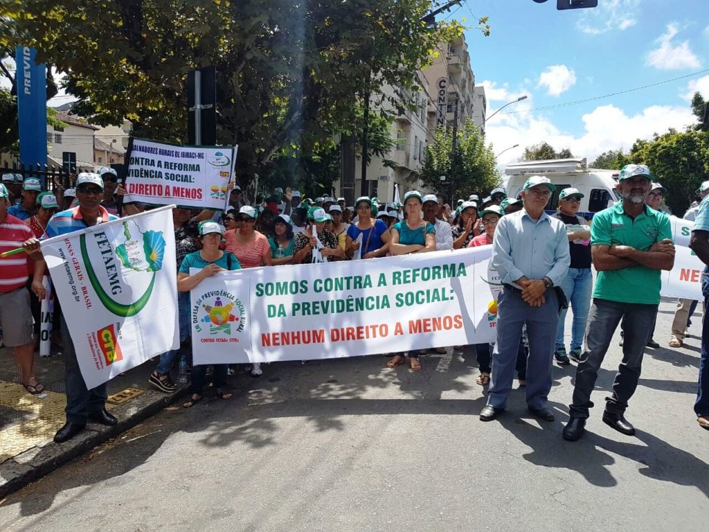 Manifestação reunião 5 mil trabalhadores rurais em Poços - Foto Josefá Rodrigues