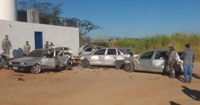 carro bate em outros 4 na mg 455 em andradas