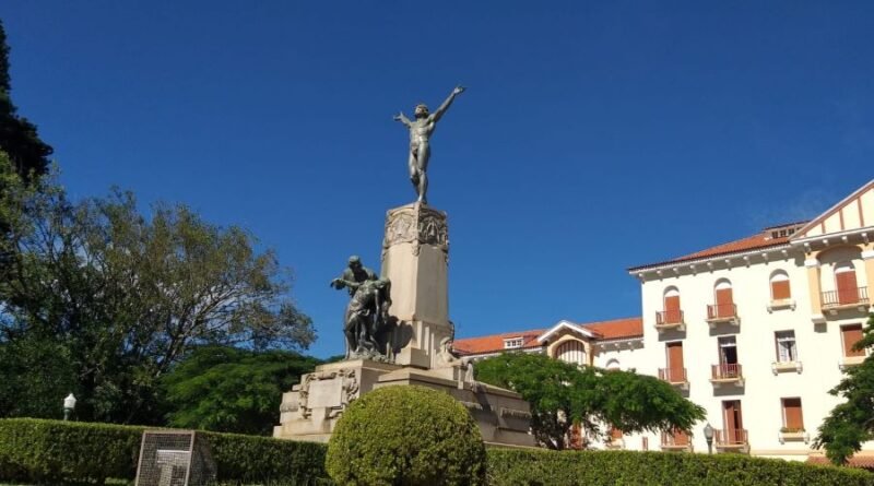 monumento minas ao brasil praça pedro sanches