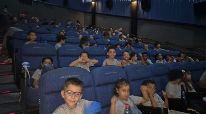 sessão gratuita de cinema para alunos da rede municipal de ensino