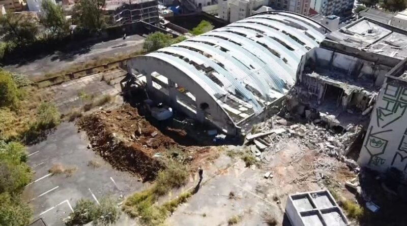 demolição complexo santa cruz