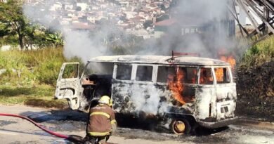 kombi incendiada