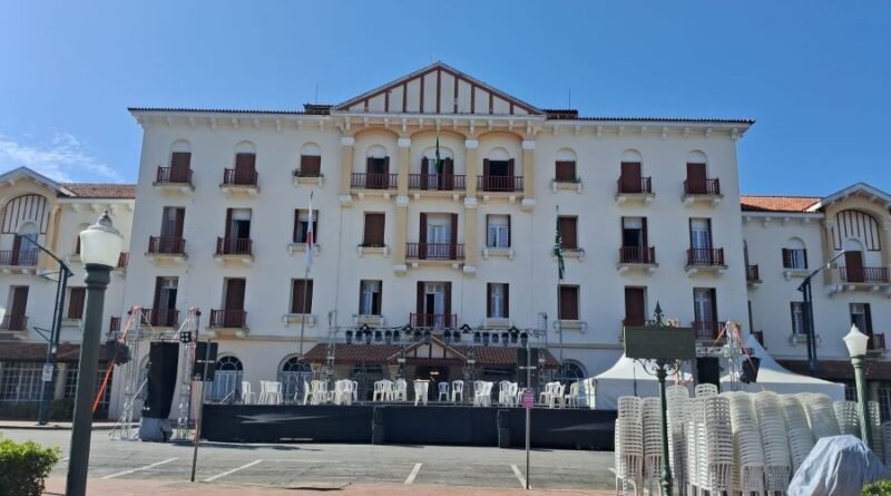 palco de abertura do festival de inverno de Poços de Caldas