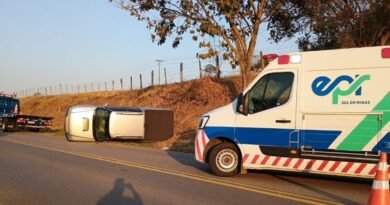A rodovia ficou parcialmente interditada por mais de 1 hora - foto redes sociais