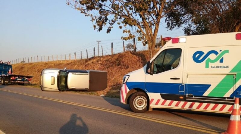 A rodovia ficou parcialmente interditada por mais de 1 hora - foto redes sociais