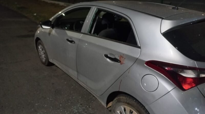 carro danificado surto psicológico
