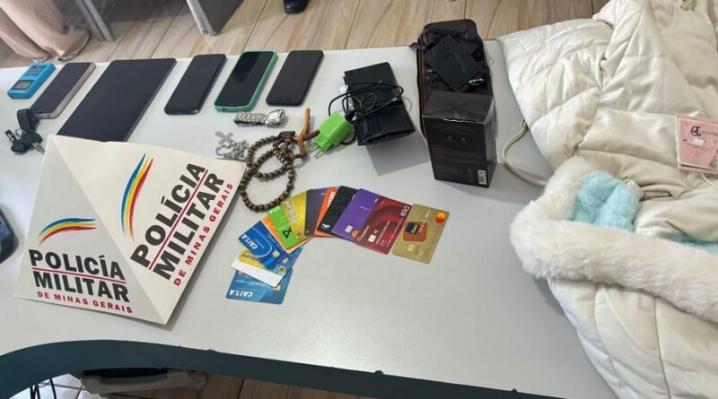 material apreendido com o falso padre