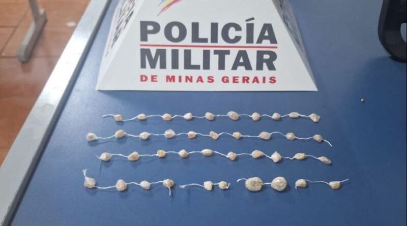 pedras de crack apreendidas