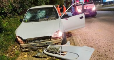 acidente carro Avenida Wenceslau Braz