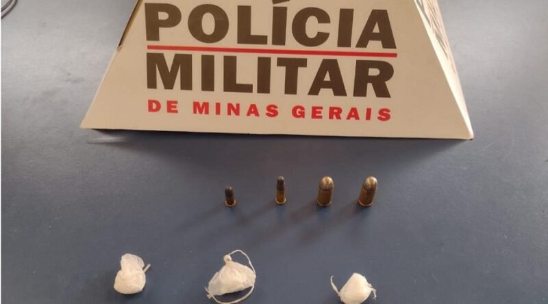 apreende cocaina e munição