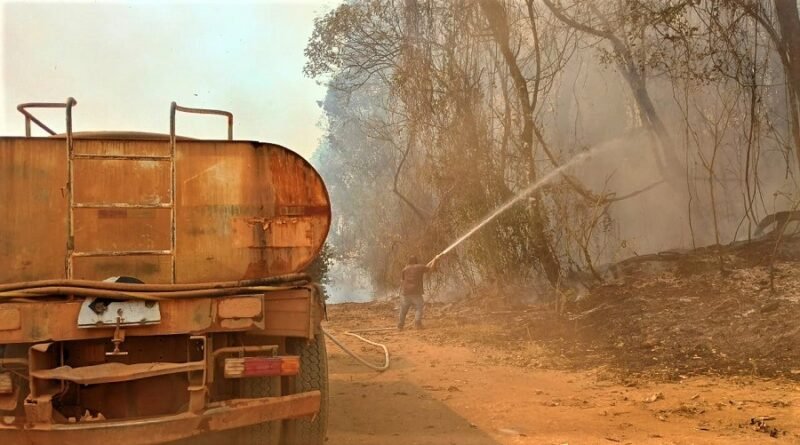 caminhão pipa fogo campestre
