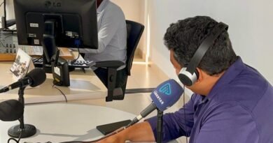 prefeito Paulo Ney durante programação especial de 50 anos da Rádio Libertas de Poços de Caldas