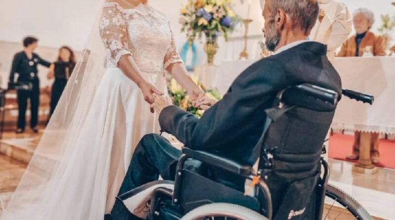 paciente com câncer se casando na capela da Santa Casa de Poços de Caldas