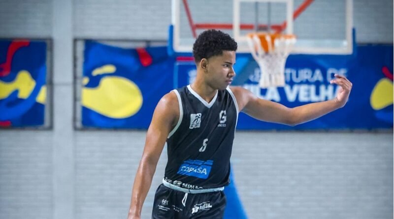 O jogador poços-caldense Felipe Ribas de Oliveira Machado, de 16 anos foi convocado pela Seleção Mineira de Basquete, para defender o Estado de Minas Gerais Campeonato Brasileiro de Seleções Estaduais Sub-16