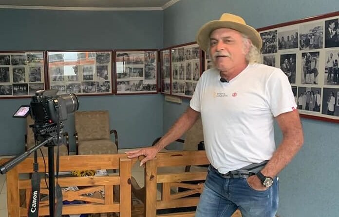 radialista Vinícius de Araújo na Rádio Cultura