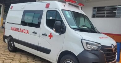 Ambulância da Secretaria municipal de Saúde de Poços de Caldas-MG