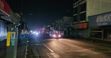 apagão na rua Marechal Deodoro no centro de Poços de Caldas