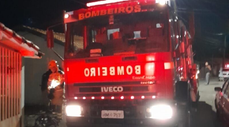 caminhão do corpo de bombeiros de Andradas