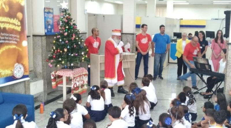 Papai Noel dos Correios no lançamento da campanha em Poços de Caldas-MG