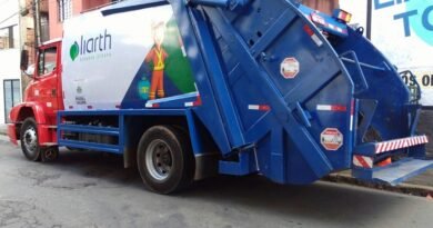 caminhão da coleta de lixo em Poços de Caldas