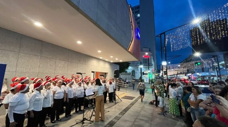 apresentação de corais no centro de Poços de Caldas-MG