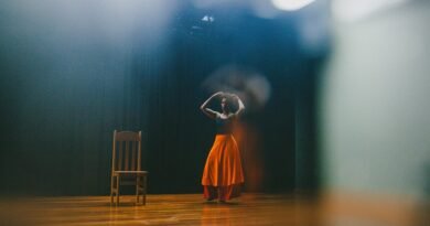 Atriz Leidy Nara com o espetáculo Tereza