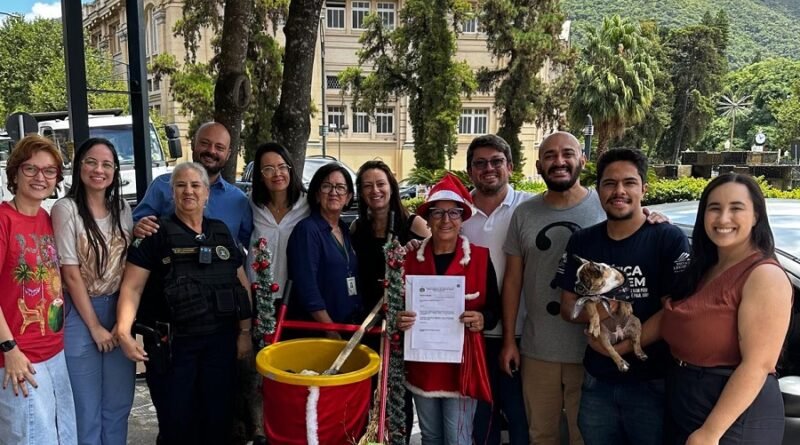 Gari Nislângela Valquira, a mamãe noel da limpeza homenageada pela Câmara Municipal de Poços de Caldas-MG