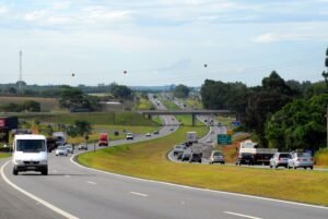 movimento de veículos nas rodovias administradas pela Renovias