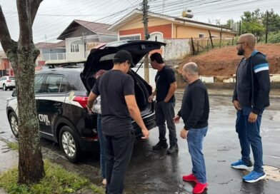 equipe da policia civil de Poços de Caldas durante cumprimento de mandados de prisão
