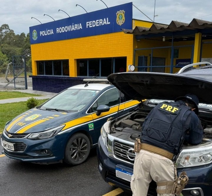 caminhonete roubada e recuperada pela PRF de Poços de Caldas