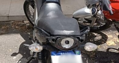 Moto apreendida durante ação conjunta entre Policia Civil e PM na zona leste de Poços de Caldas-MG