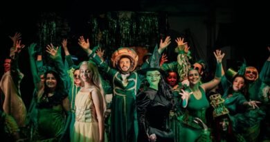 ensaio dos atores do Teatro Musical Poços de Caldas para o espetáculo Wicked