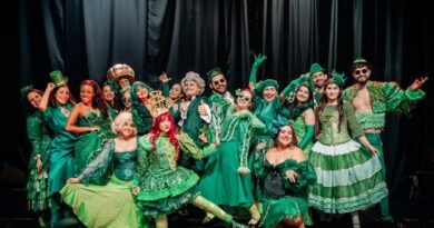 atores do espetáculo Wicked do teatro musical de Poços de Caldas-MG