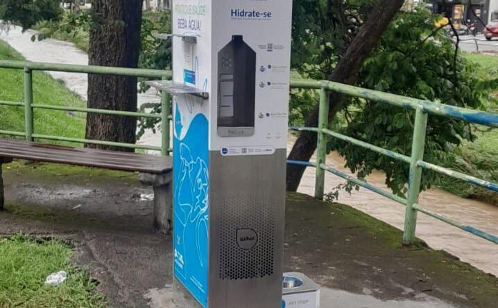 Bebedouro moderno ns Av João Pinheiro