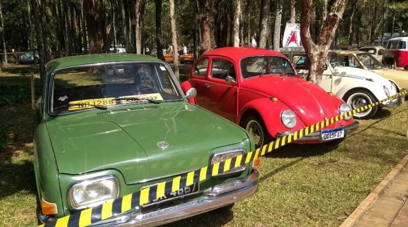 carros antigos no Parque José Affonso Junqueira