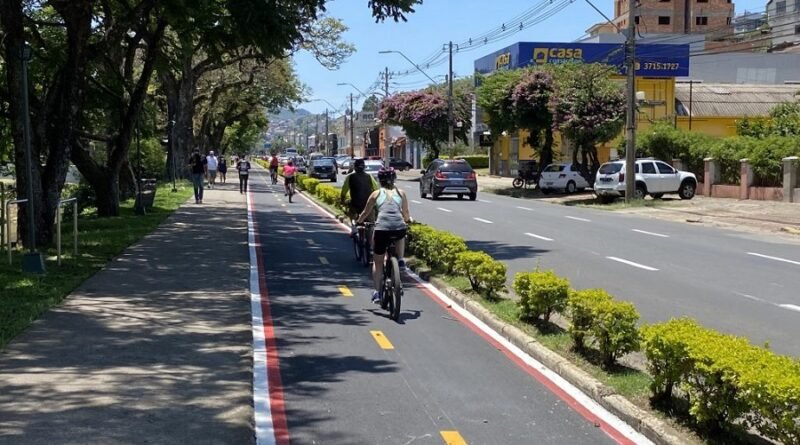 Ciclo via na avenida João Pinheiro em Poços de Caldas-MG