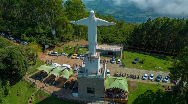 estátua do Cristo Redentor em Poços de Caldas-MG