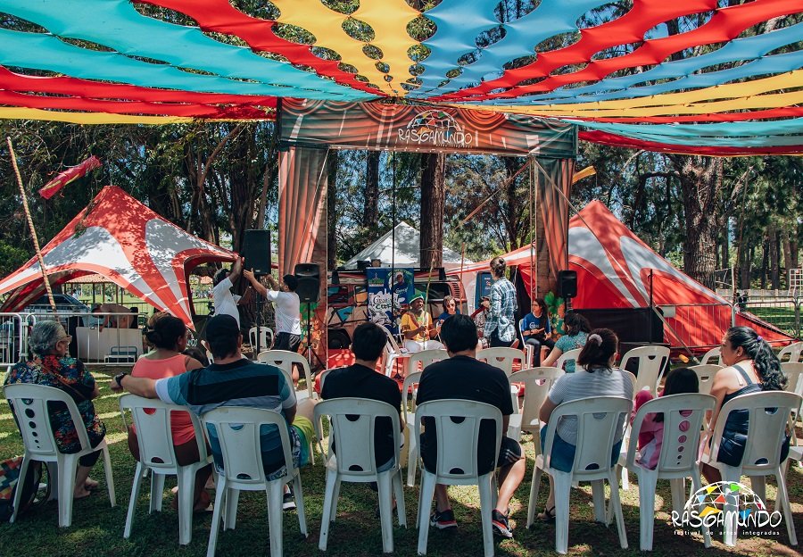 roda de conversa do Festival Rasgamundo no Country Club de Poços de Caldas-Mg