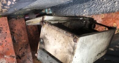 geladeira danificada durante princípio de incêndio no centro de Poços de Caldas-MG