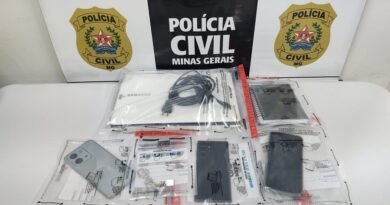 equipamentos eletrônicos apreendidos durante investigação de crime de perseguição virtual em Machado-MG