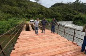 Substituição das madeiras da antiga ponte da fazenda do Osório em Poços de Caldas-MG