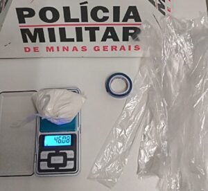 cocaina apreendida com traficante na zona oeste de Poços de Caldas-MG