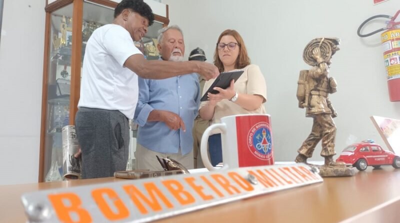 Comandante Benedito, soldado Manoel Dias e a assessora parlamentar Évelin Carvalho