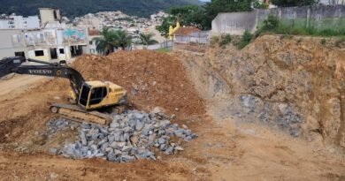 obra de demolição do complexo santa cruz em Poços de Caldas-MG