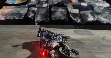PM apreende drogas e moto usada em delivery do tráfico