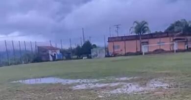Gramado do Campo São José alagado devido à chuva em Poços de Caldas-MG
