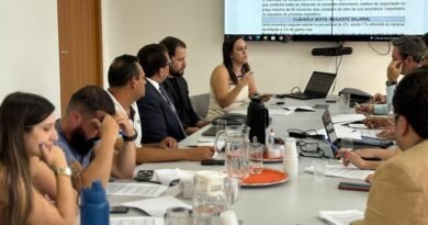 diretoria do sindserv durante reunião com secretario de administração sobre o acordo coletivo